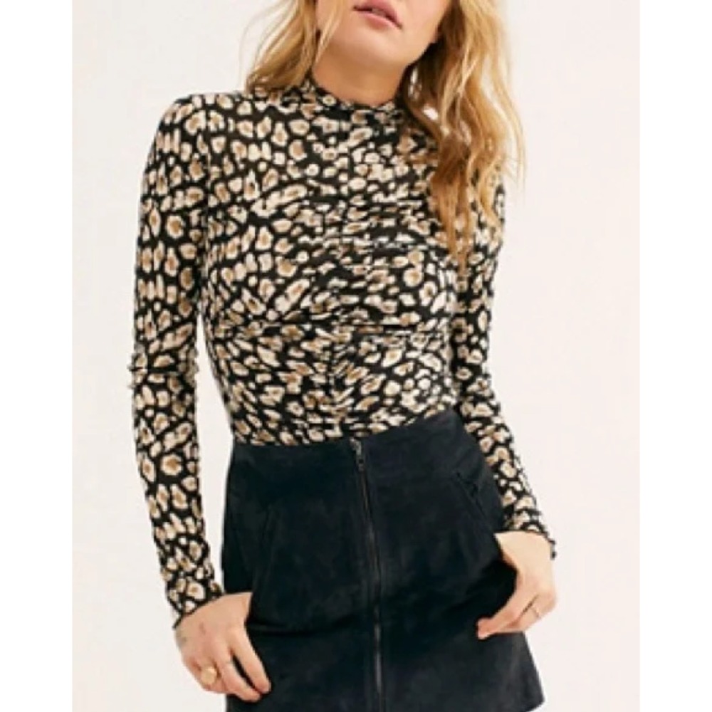NWT Intimately Free People Little Crush Long Sleeve Top Size Animal Print  sz  M